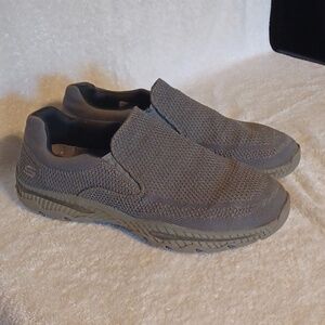 Skechers air cooled memory foam shoes size 12 gray